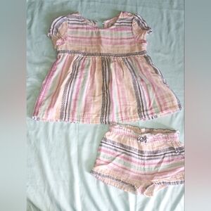 ‼️5 items for $8‼️Striped Pink and Gray Baby Outfit